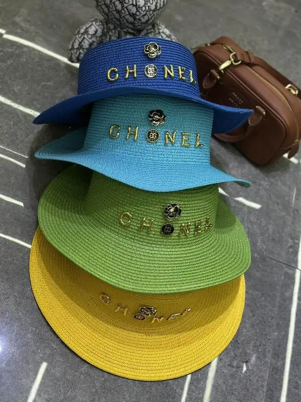 Chanel top hat dx124